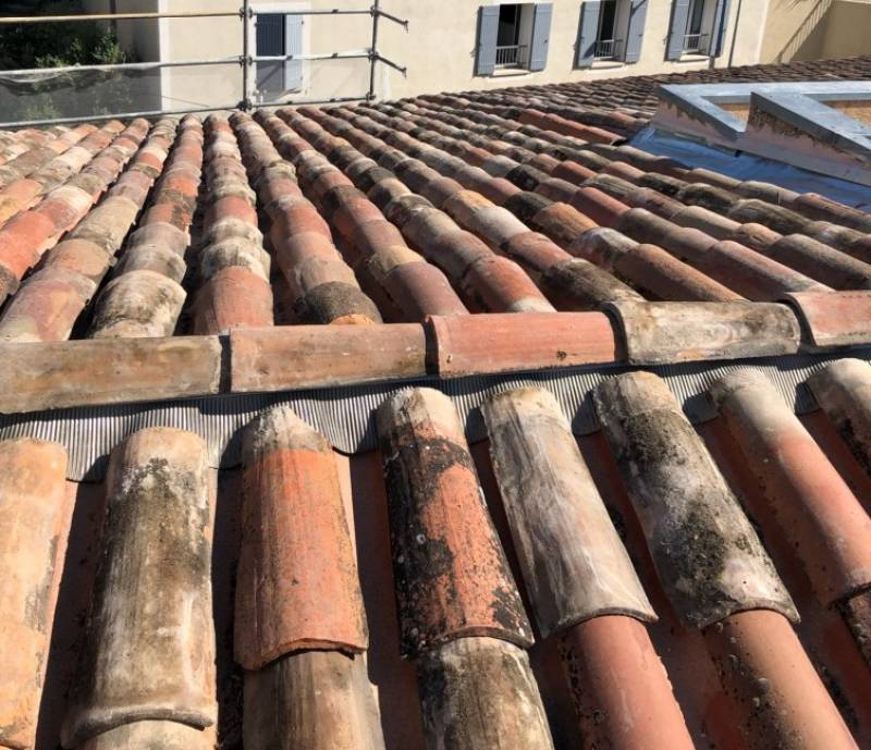 Intervention en urgence sur la toiture qui fuit d'un immeuble quartier Saint Joseph, Marseille 14ème arrondissement