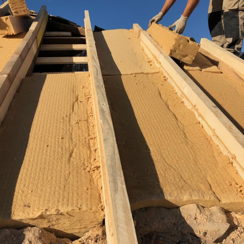 Le bois est-il un matériau isolant efficace pour une toiture dans les Bouches du Rhône et en Provence