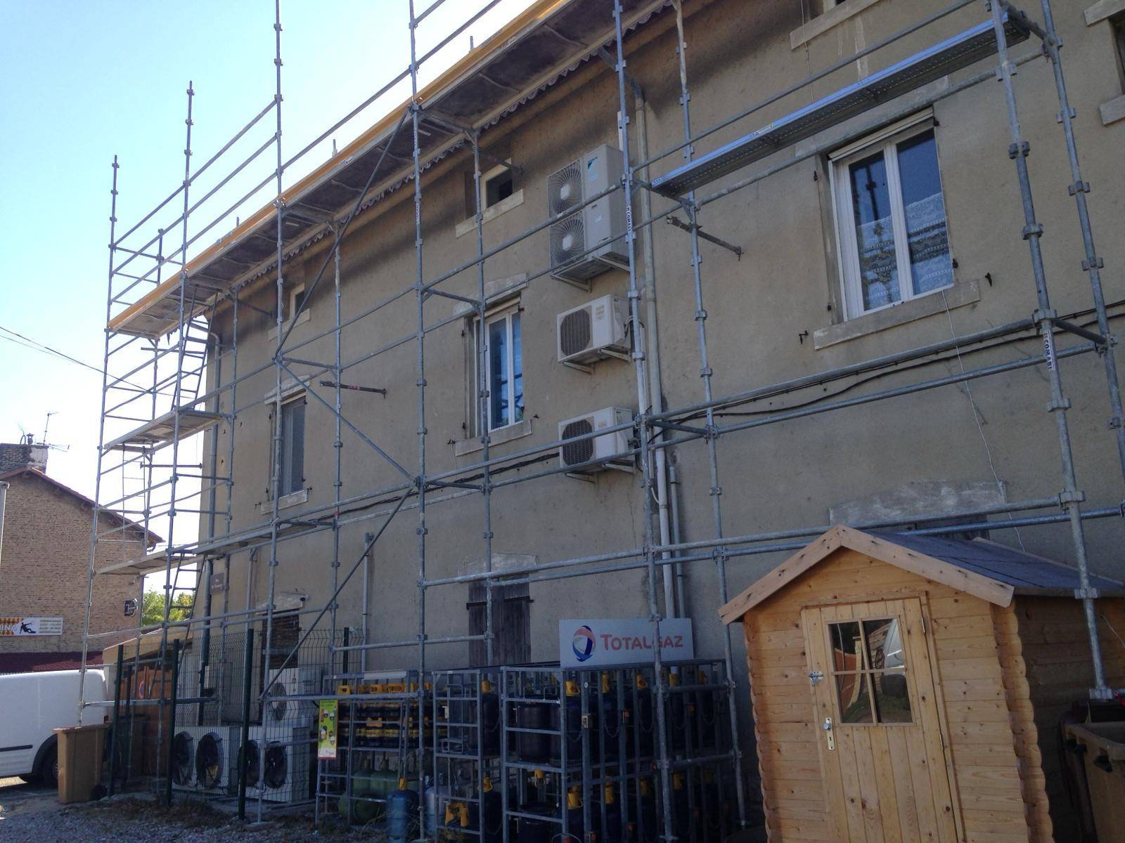 Rénovation d'une toiture en tuile double canal aspect vieilli à Marseille 13009