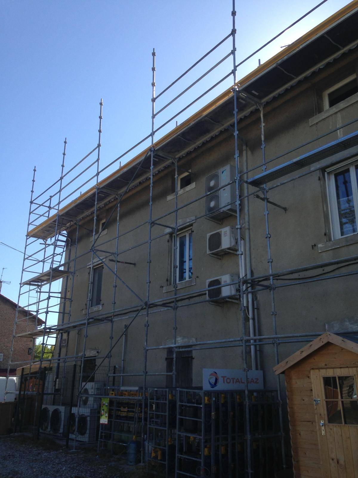 Rénovation d'une toiture en tuile double canal aspect vieilli dans le 9ème arrondissement de Marseille