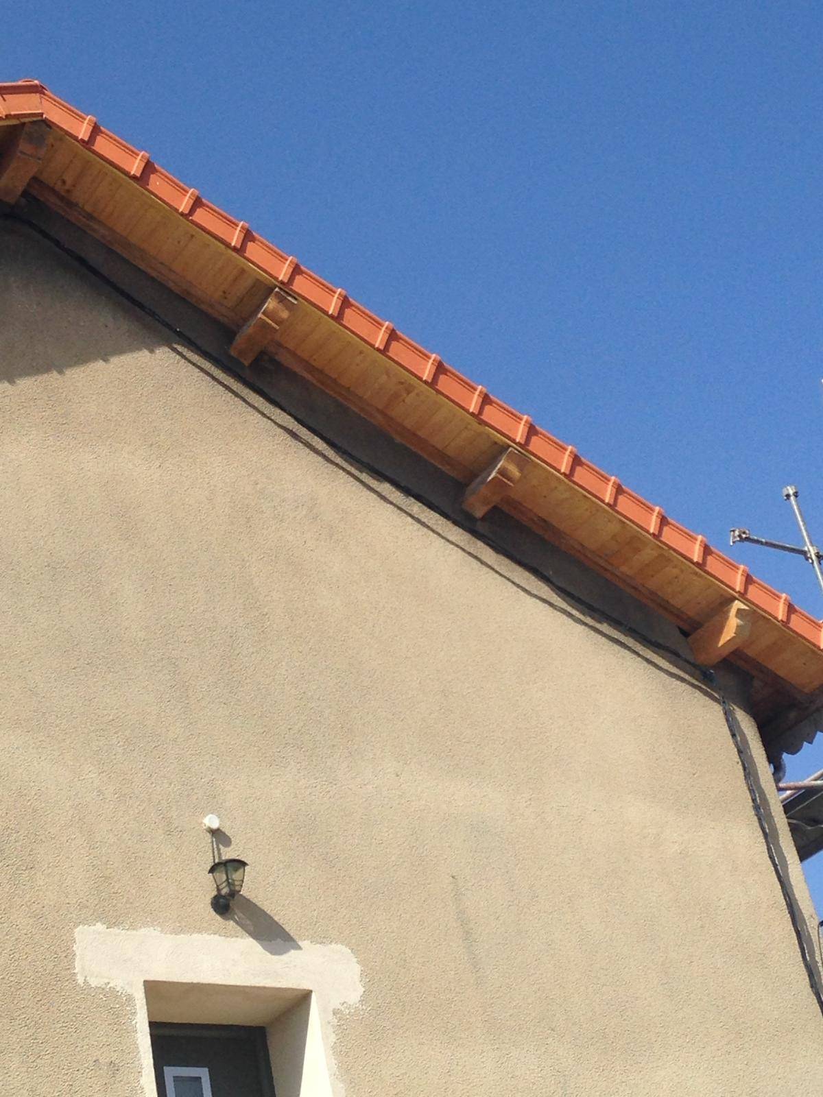 Entreprise de couvreurs zingueurs charpentiers pour rénover sa toiture à Marseille 13