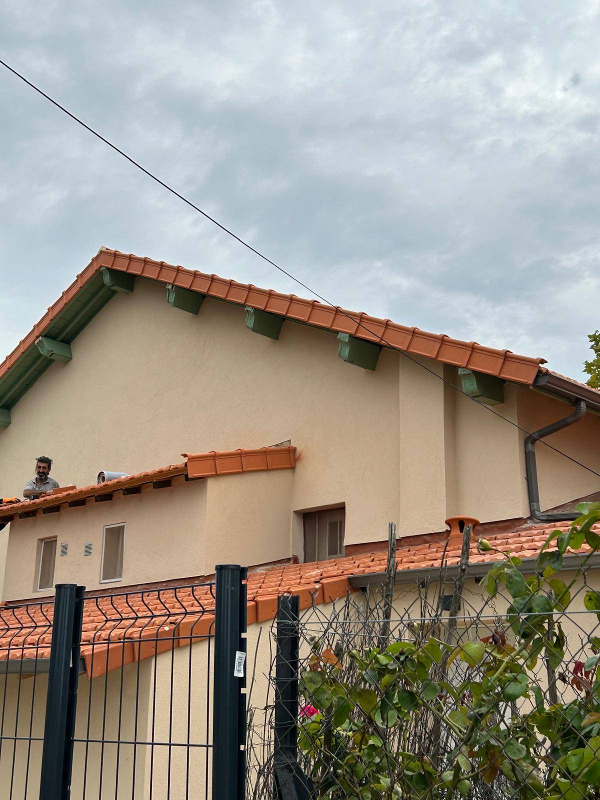 Tuiles plates marseillaises pour une étanchéité optimale dans le 13