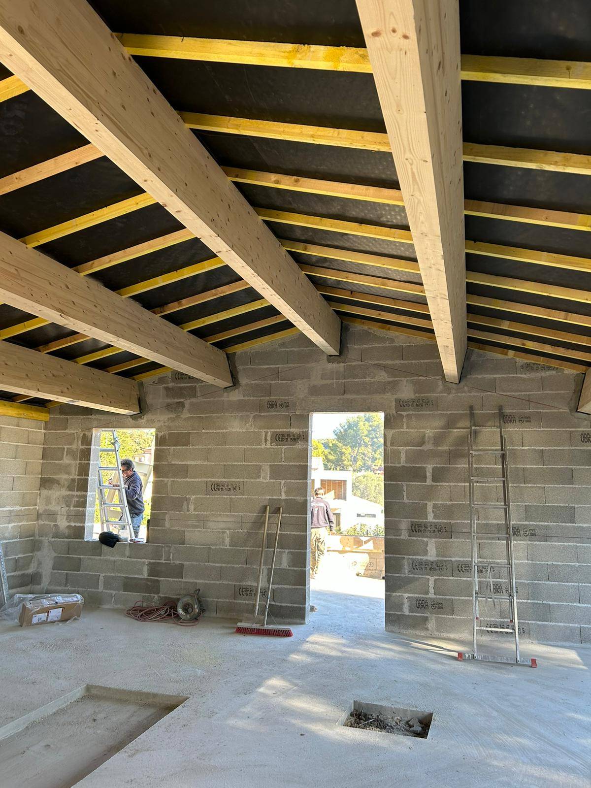 Ecran sous toiture pour étanchéité le toit dans les Bouches du Rhône