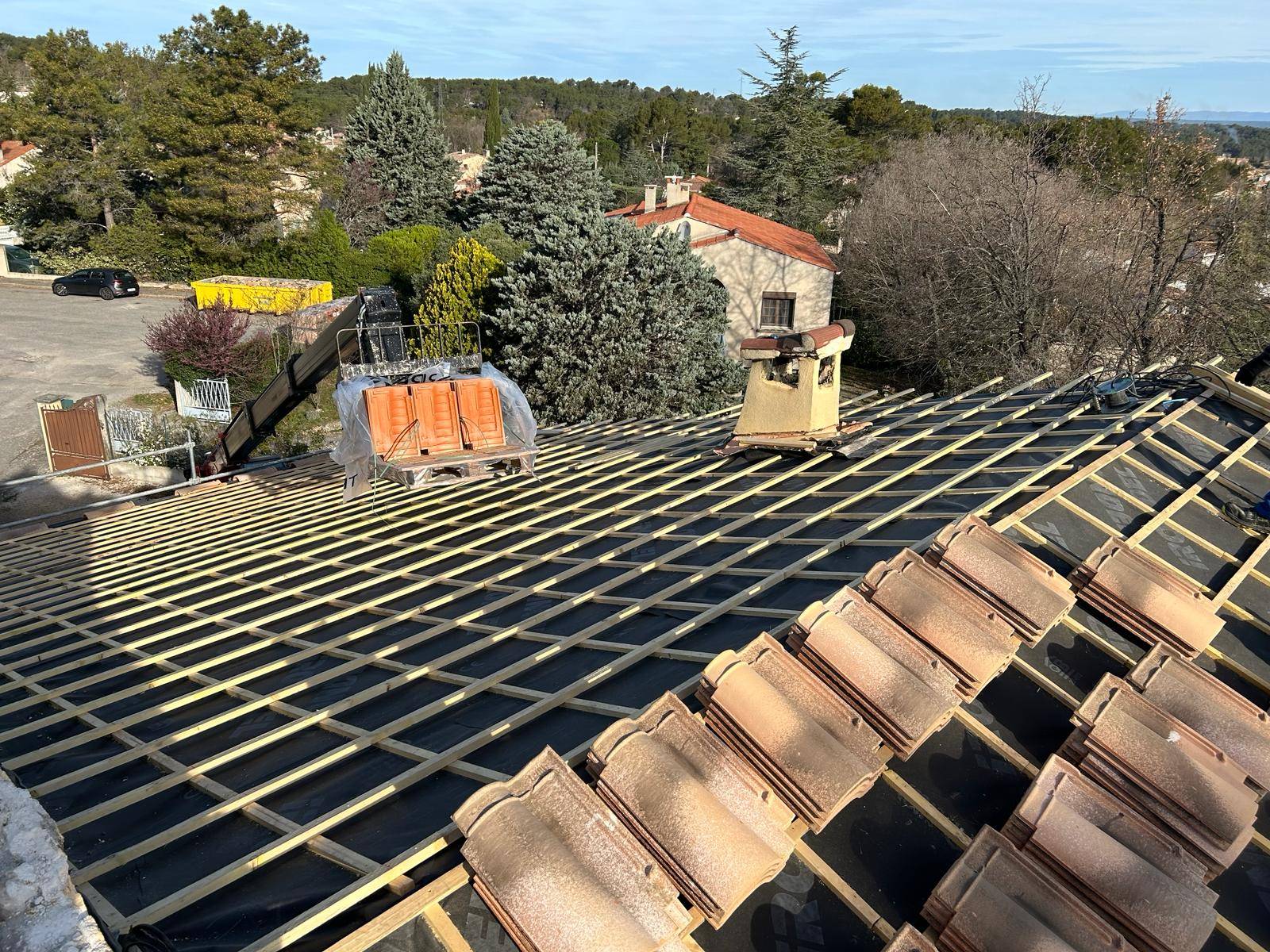 Remise en état d'un toit avec des tuiles double canal dans les Bouches du Rhône