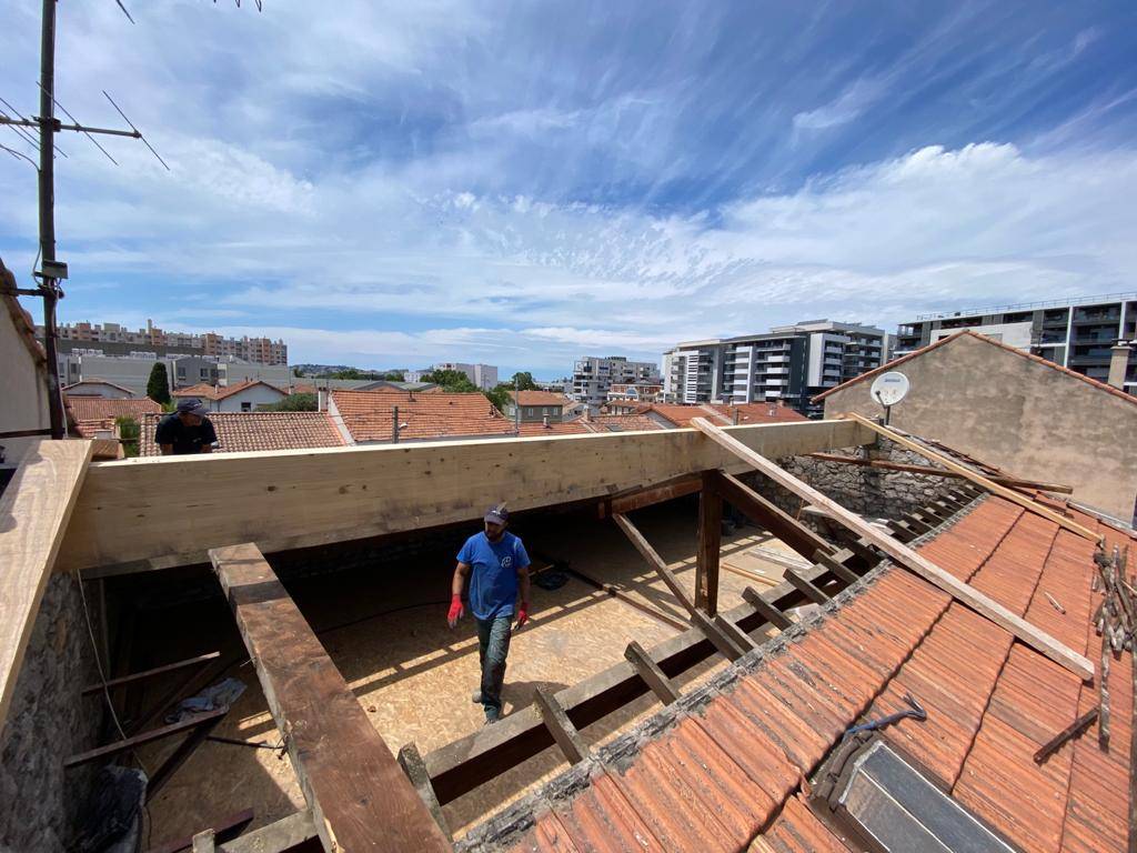 Remplacement intégral de la charpente d'un immeuble Marseille 10ème arrondissement