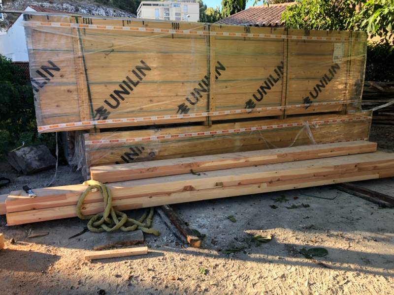 Isolation d'une toiture : pose de panneaux sandwich à Septèmes les Vallons