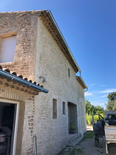 Entreprise spécialisée dans la réparation d'infiltrations sur toiture à Trets, Bouches-du-Rhône