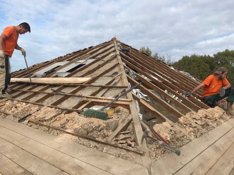 Isolation par l'extérieur avec des panneaux de fibres de bois aux Milles, près d'Aix en Provence