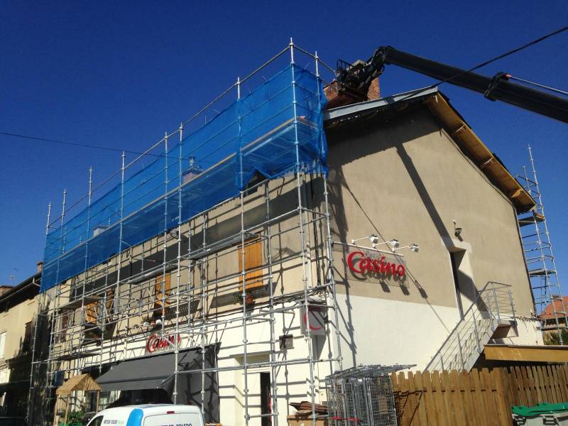 Installation de tuiles double canal neuves effet vieilli à Marseille Bouches du Rhône
