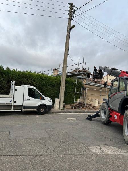 Réfection de toiture avec les tuiles Romane dans les Bouches du Rhône