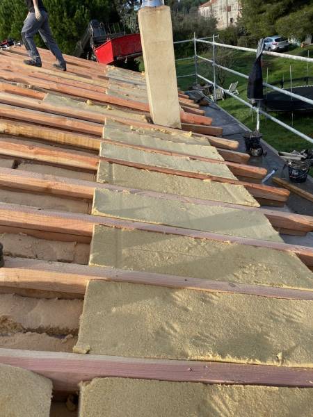 ITE (Isolation thermique par l'extérieur) pour rénover la toiture d'une habitation dans les Bouches du Rhône, à Martigues (13500)