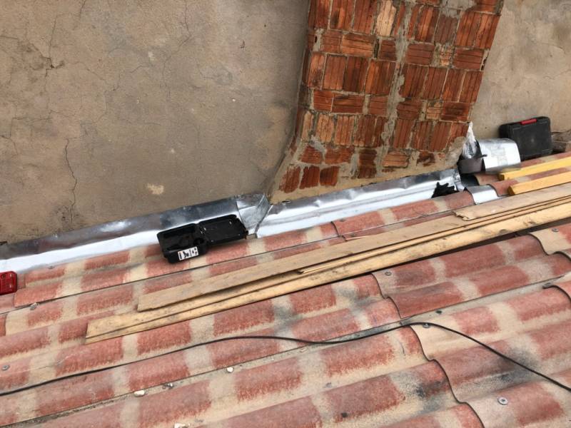 Travaux de réparation de fuite sur toiture d'une résidence secondaire à Carry Le Rouet 13620