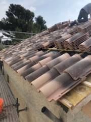 Dépose de la couverture du toit d'une maison entre Gémenos et Aubagne