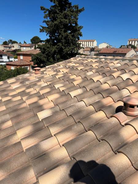 Toiture d'une villa rénovée par nos artisans compagnons du devoir dans le 13008