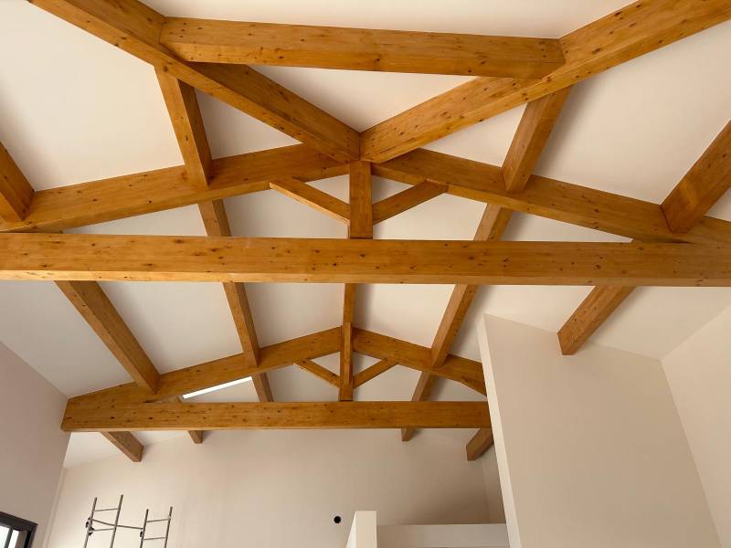 Charpente traditionnelle en bois massif à Marseille 13009